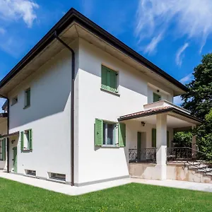  Bed & Breakfast Il Profumo Dei Tigli R&b, Elegante Casa Nuova A
